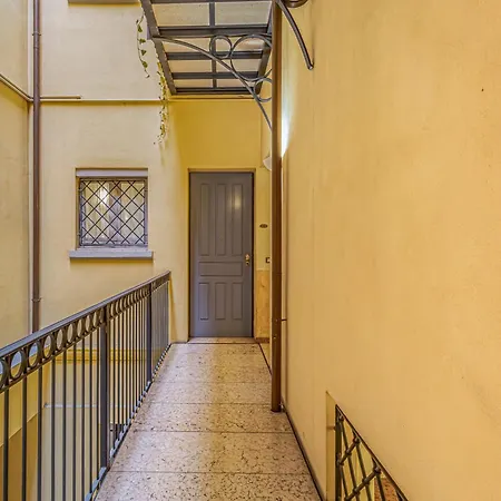 Apartment Guesthost - Cozy Flat X4 In A Historic Silk Mill *